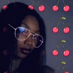 Meet your Posher, Devonai